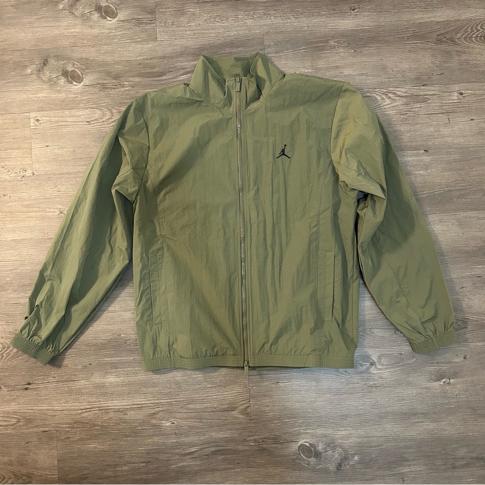 Air Jordan Undefeated Olive Green Windbreaker Jacket Sz Med Mens FV7299-222